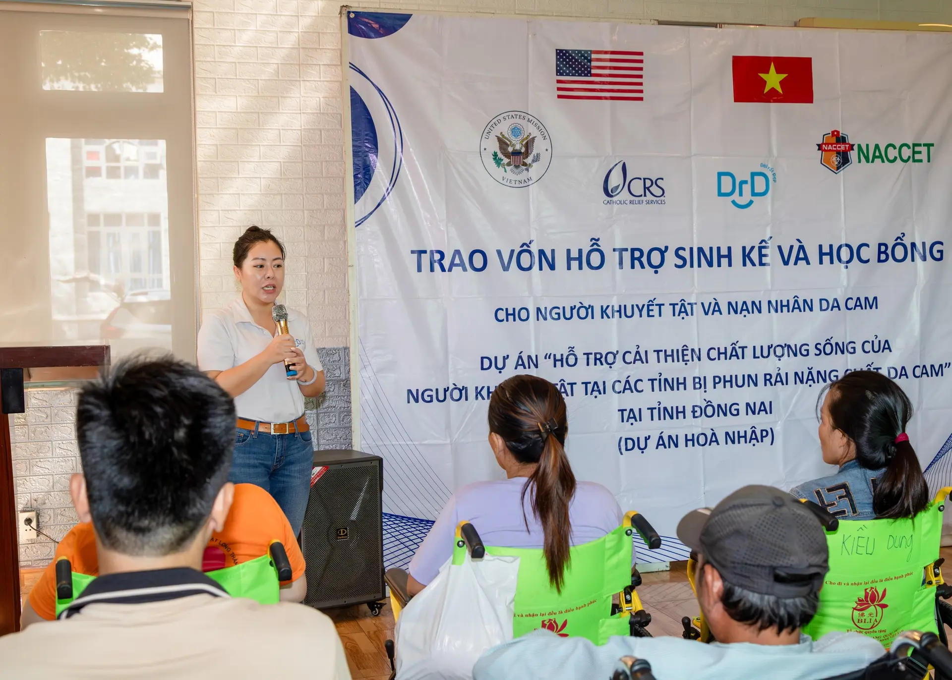 Trao vốn và học bổng – Trao niềm tin, tiếp sức hành trình
